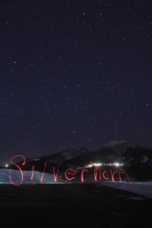 Hotel Silverhorn Миоко Екстериор снимка