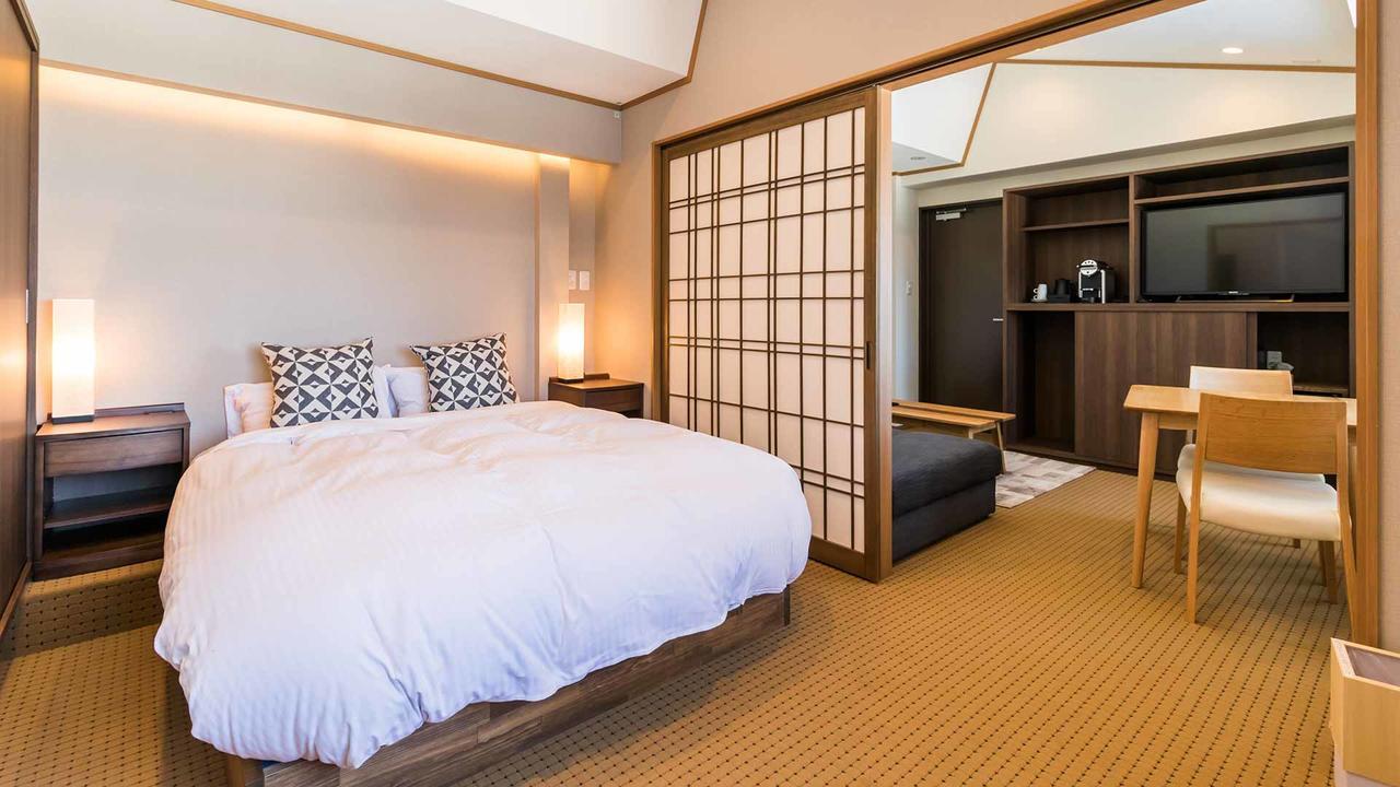 Hotel Silverhorn Миоко Екстериор снимка