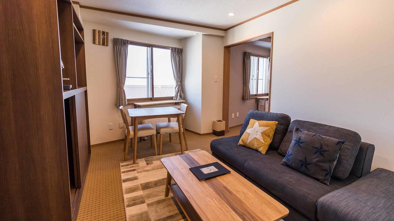 Hotel Silverhorn Миоко Екстериор снимка