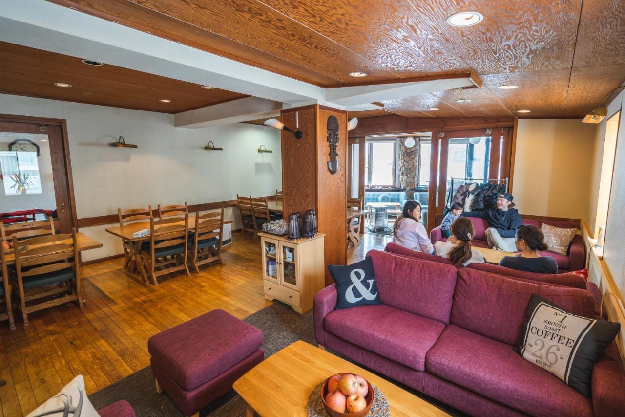 Hotel Silverhorn Миоко Екстериор снимка